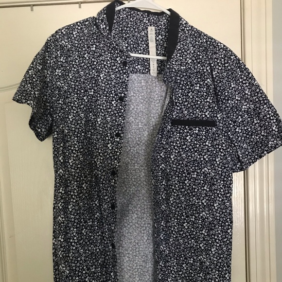 Lululemon Summer Friday Shirt - Picture 3 of 3